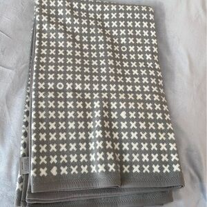 Chappywrap hugs&kisses XO reversible blanket